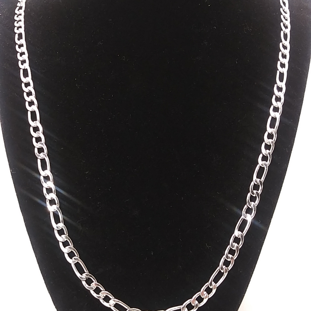 White 14kgf figero necklace